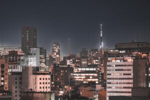 Gráficos de mercado financeiro e cenário econômico no Brasil