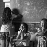Estudantes em sala de aula da rede pública no Brasil