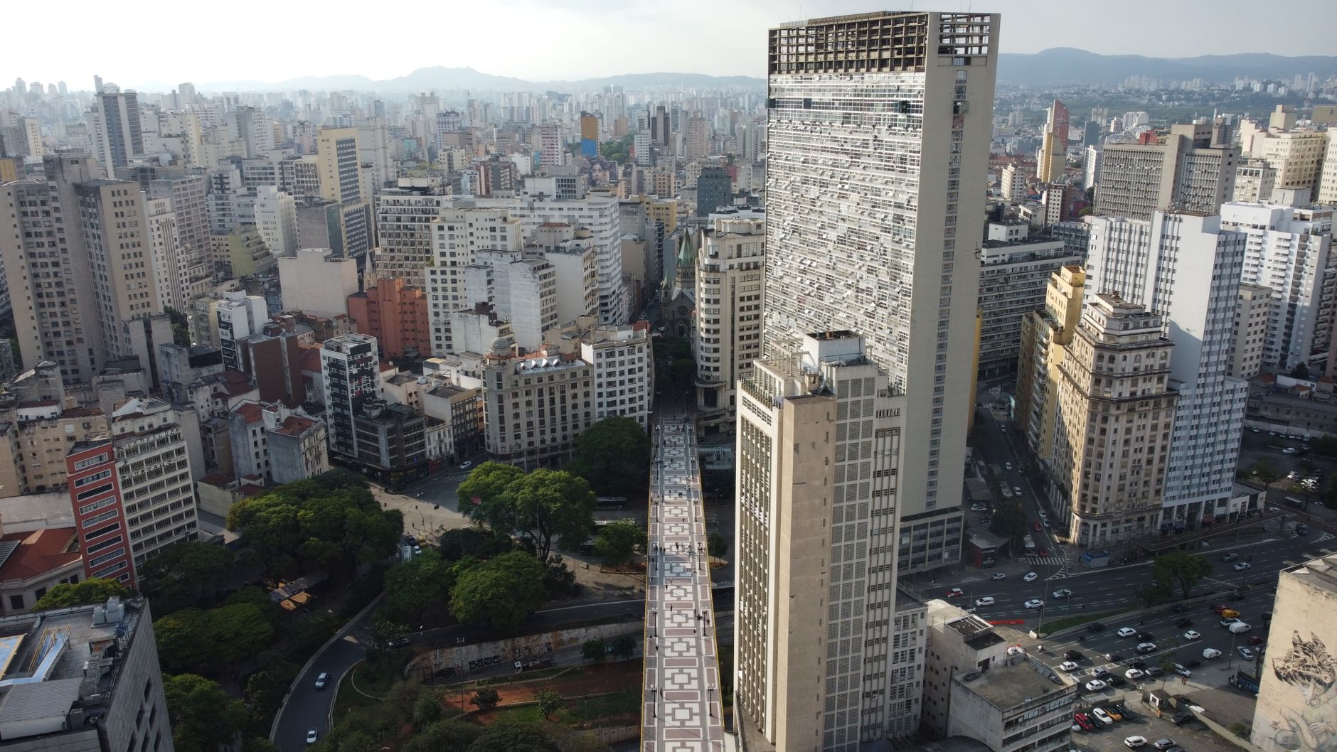 Painel eletrônico e gráficos do mercado financeiro na Bolsa de Valores