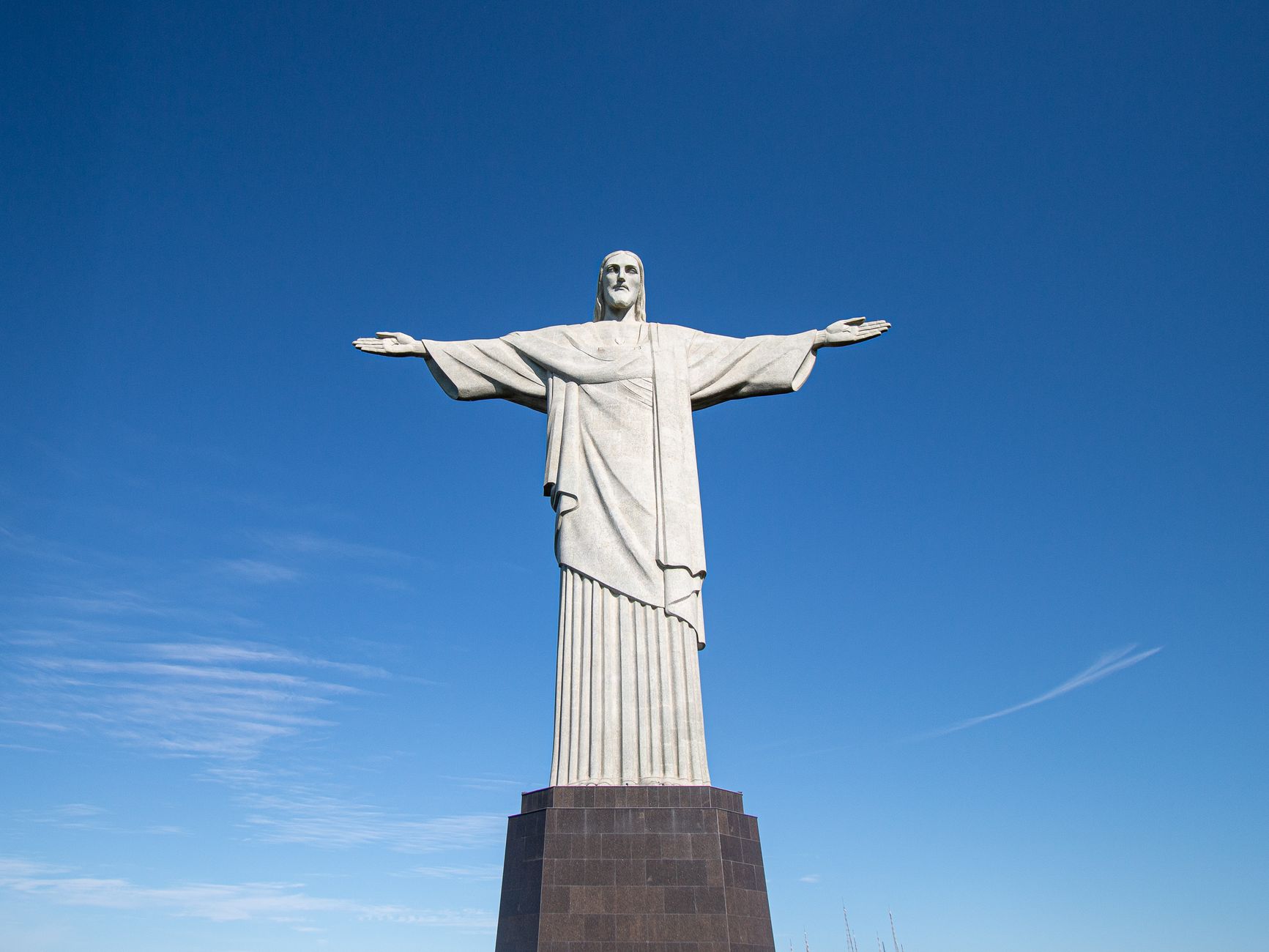 Turistas internacionais em ponto turístico brasileiro